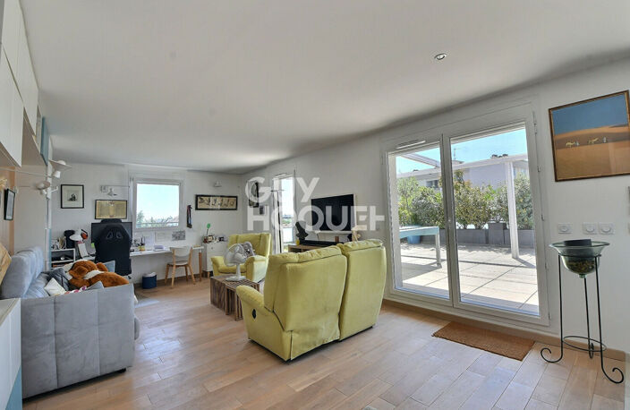 Bron Eglise - Appartement T2 de 76m² , dernier étage, grande terrasse sans vis-à-vis - Bron (69500) — photo 4
