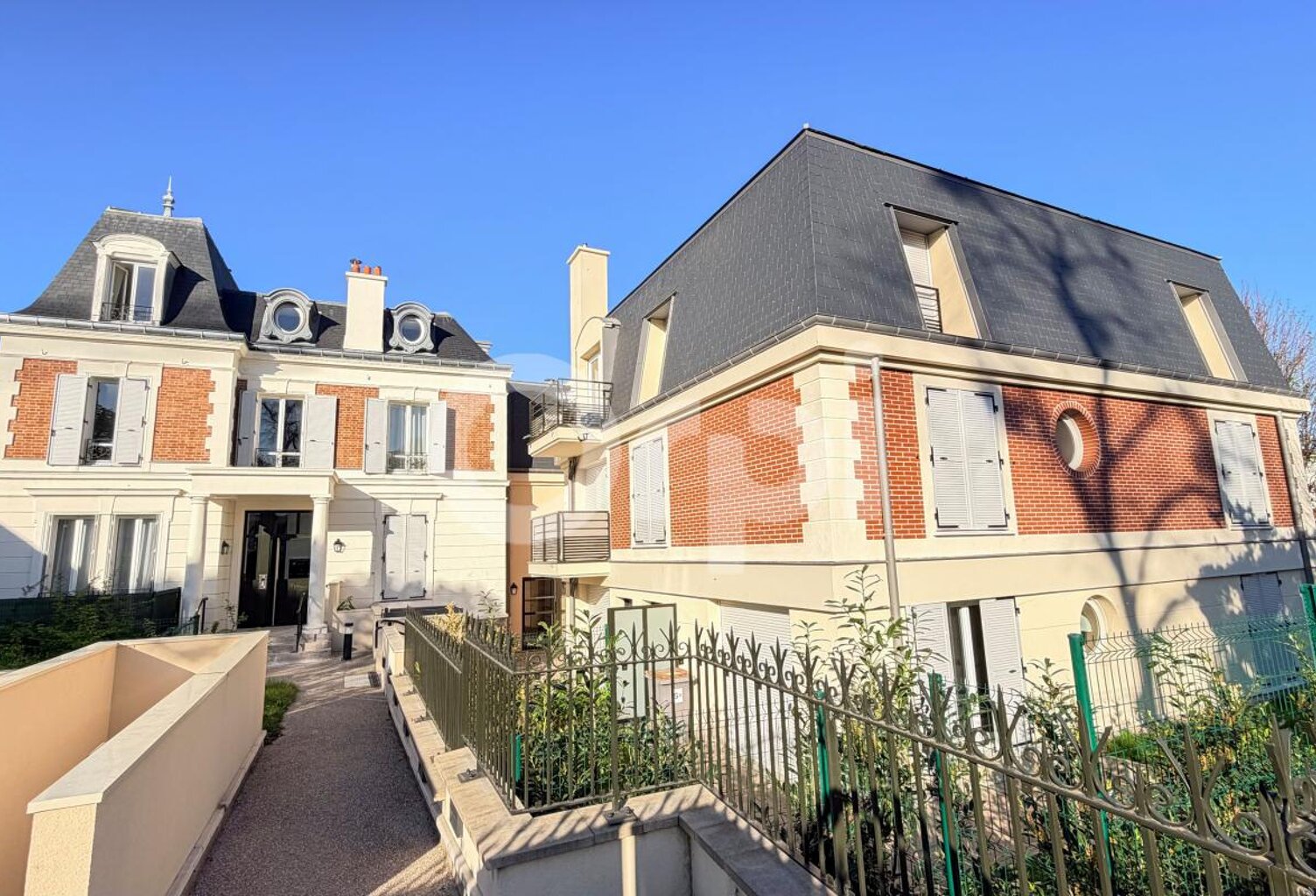Appartement À Vendre — photo 1