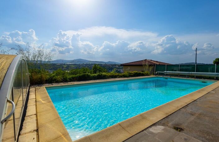 Maison sur sous-sol aménagé avec vue dégagée et piscine — photo 5