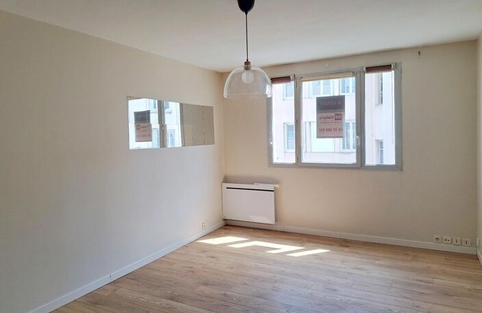 Location appartement 1 pièce 23 m² à Tours (37000) — photo 4