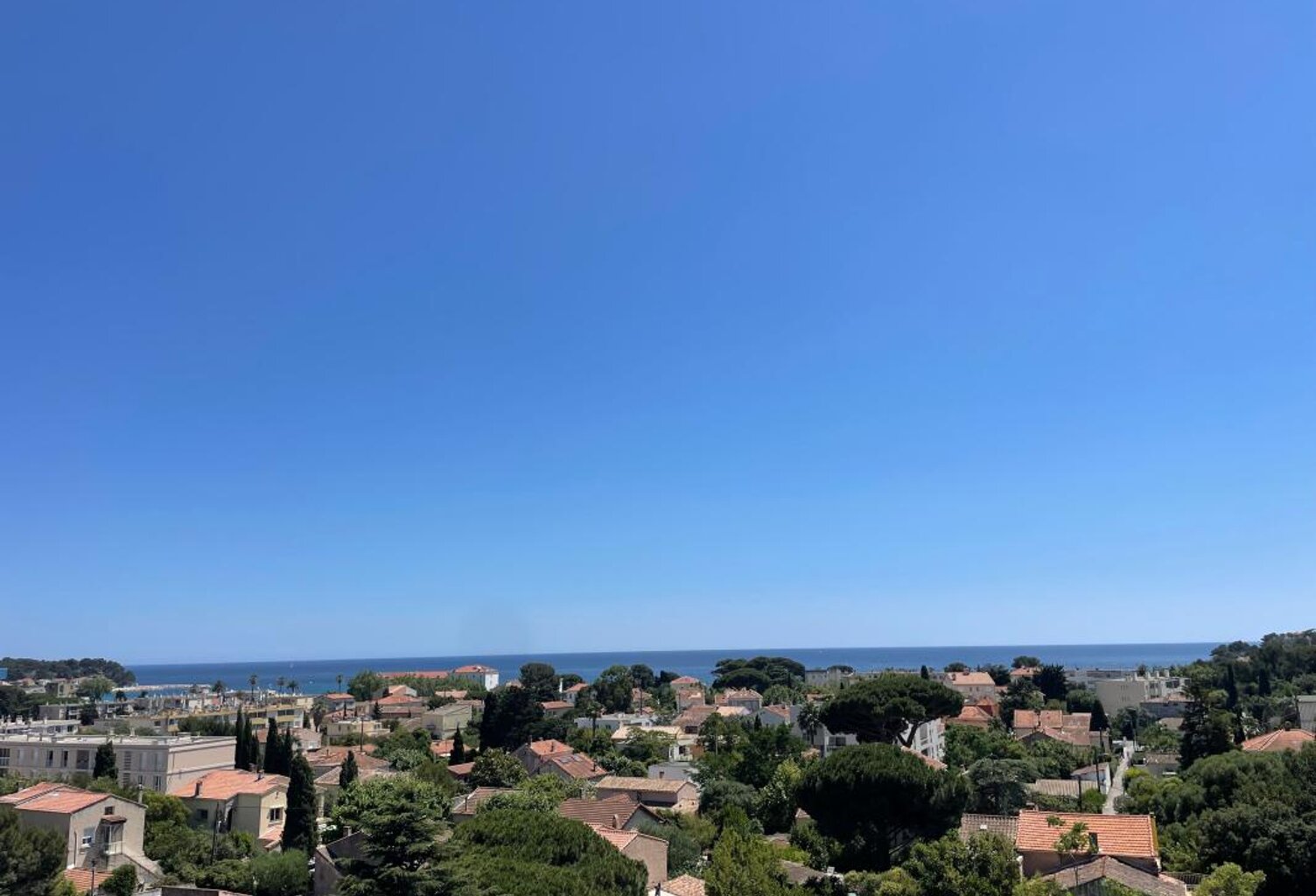 A VENDRE LA SEYNE SUR MER QUARTIER MAR-VIVO APPARTEMENT 3 PIECES DERNIER ETAGE ASCENSEUR TERRASSE VUE MER GARAGE — photo 1