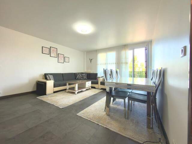 Appartement À Vendre — photo du bien