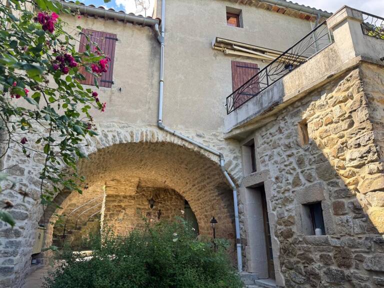 Maison de caractère en Ardèche, Saint-Paul-le-Jeune (07460)  Ardèche — photo 1