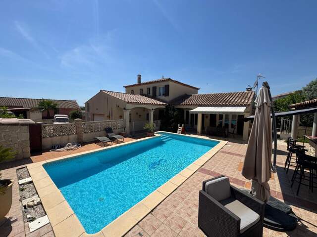 Maison avec piscine et grand terrain - Gigean — photo du bien
