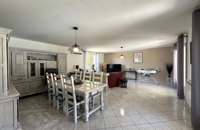 Maison avec piscine et grand terrain - Gigean — photo 4