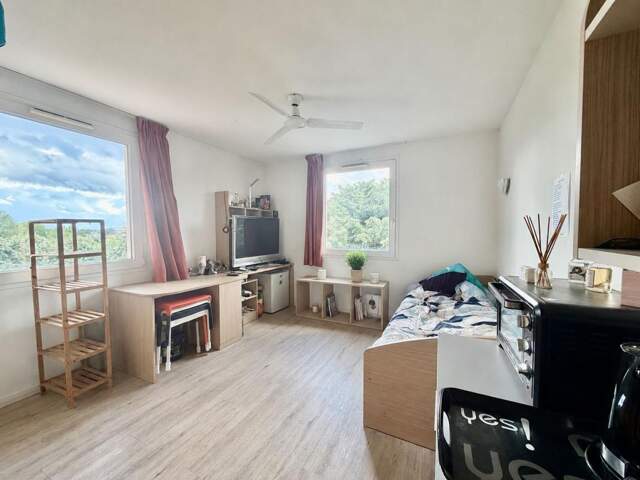 Appartement À Vendre — photo du bien
