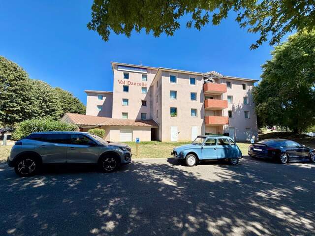 Appartement À Vendre — photo du bien