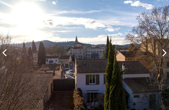APPARTEMENT NEUF TYPE 3 AVEC TERRASSE - NORMES PMR - RE2020 - DOUBLE PARKING PRIVATIF EN SOUS-SOL À BRIGNOLES - TVA RÉDUITE 5,5% SOUS CONDITIONS D'ÉLIGIBILITÉ (PRIX RÉDUIT À 250 035 €) !! — photo 4