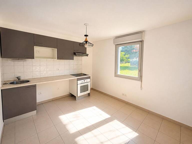 Appartement T3 avec terrasse et 2 places de parkings — photo 1