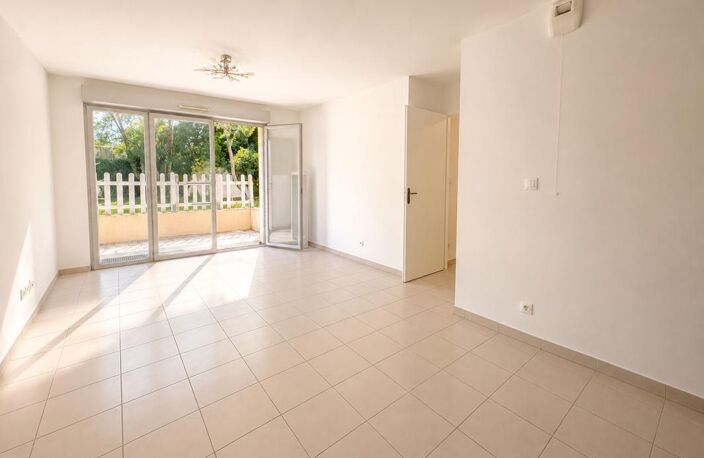 Appartement T3 avec terrasse et 2 places de parkings — photo 2
