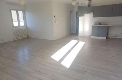 Appartement 4 pièces 725 €