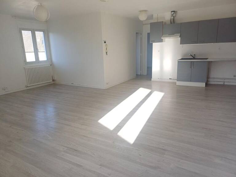À louer – Appartement T4 non meublé – Centre-ville de Saint-Brieuc — photo 1