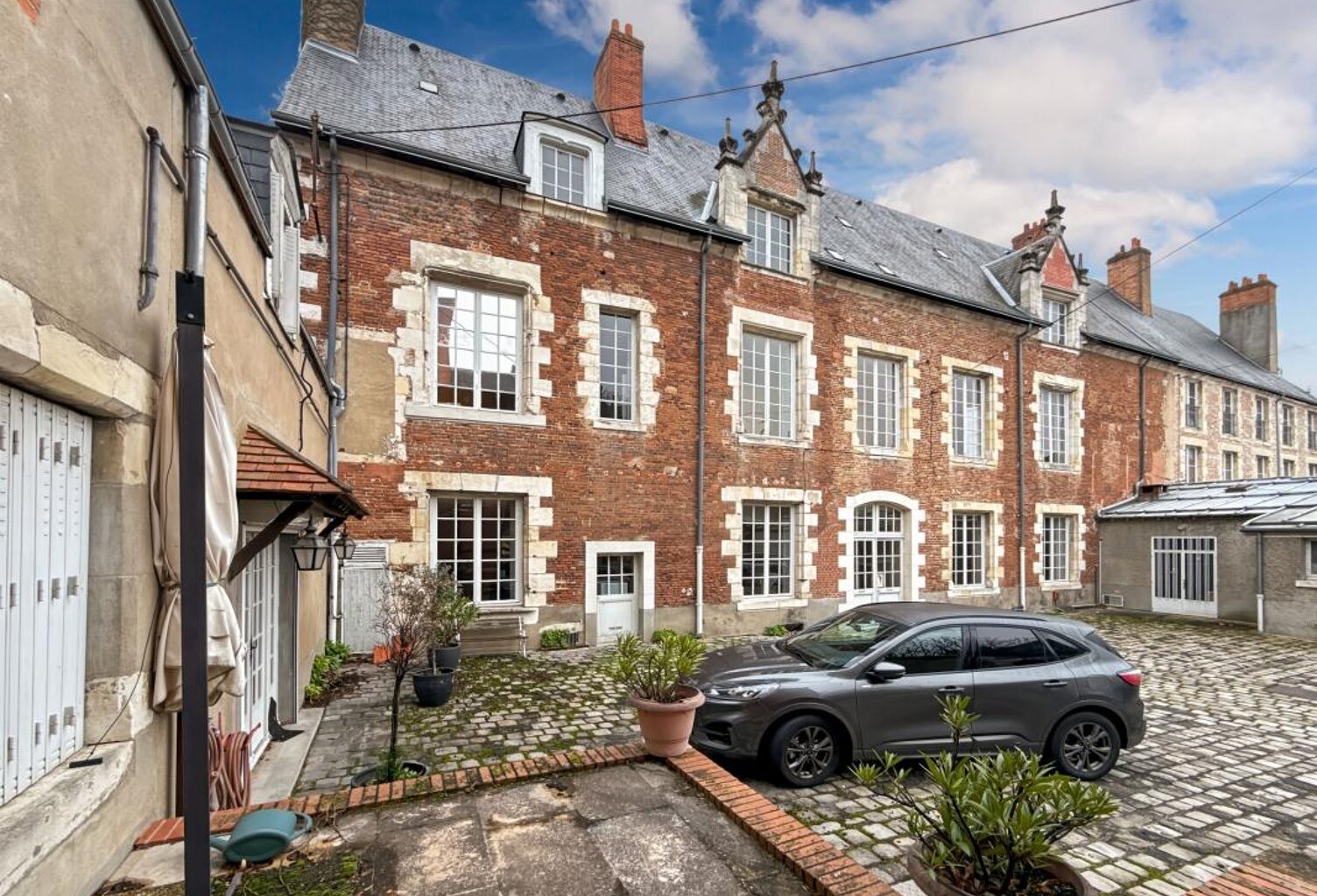 Magnifique ensemble immobilier à rénover — photo 1