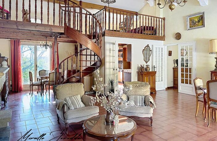 A VENDRE BEAUCAIRE Maison de 134m² avec 4 chambres piscine, garage et annexe — photo 3