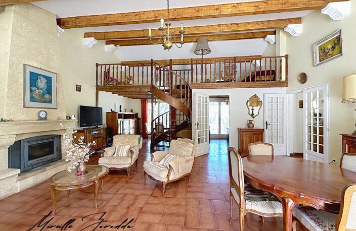 A VENDRE BEAUCAIRE Maison de 134m² avec 4 chambres piscine, garage et annexe — photo 4