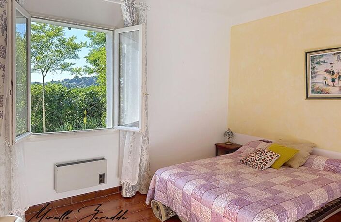 A VENDRE BEAUCAIRE Maison de 134m² avec 4 chambres piscine, garage et annexe — photo 5