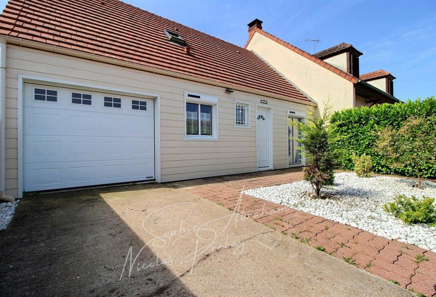Maison de 3 pièces, 2 grandes chambres avec jardin et garage — photo 1