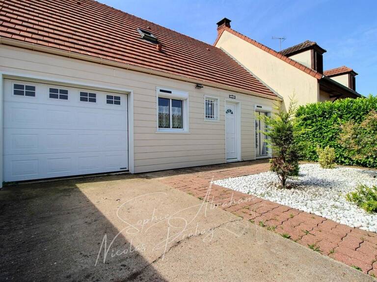 Maison de 3 pièces, 2 grandes chambres avec jardin et garage — photo 1