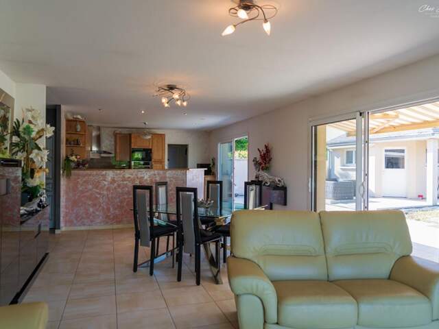 Maison de Plain-Pied Conviviale et Spacieuse . Proche Tours Nord — photo du bien