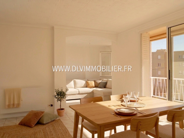 Appart. 79 m² / 3 ch. - Traversant et lumineux, vue Mont d'Or — photo du bien