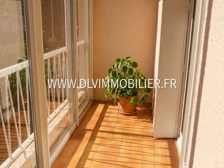 Appart. 79 m² / 3 ch. - Traversant et lumineux, vue Mont d'Or — photo 1