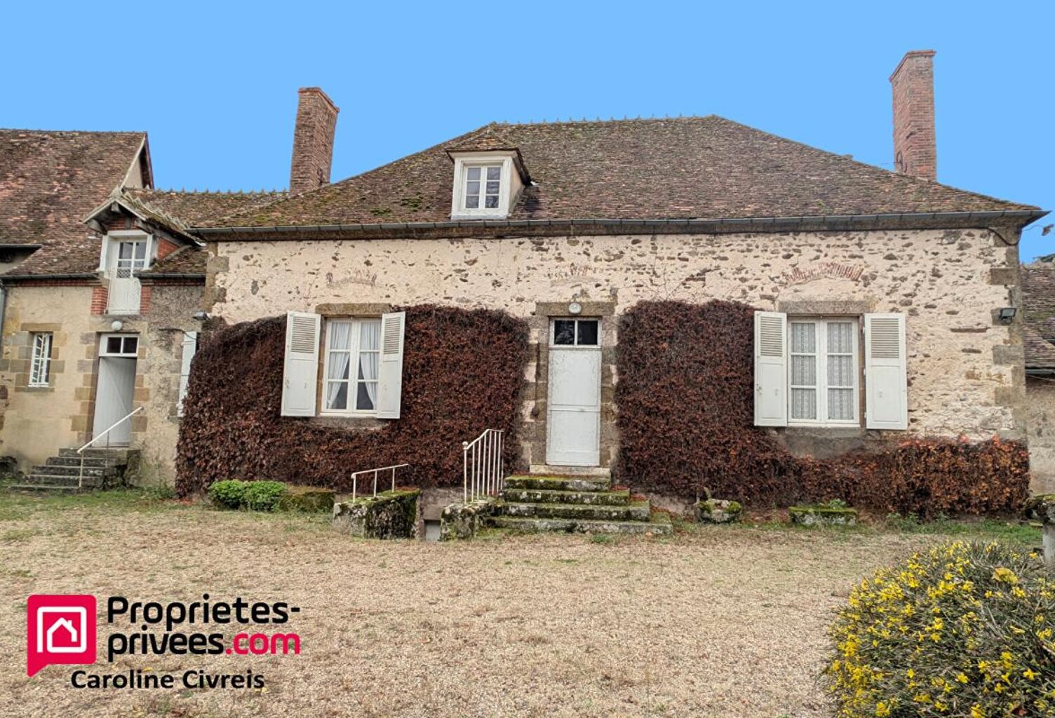 Maison de maitre avec annexes et prés potenteils . Habitation et profession libérale — photo 1