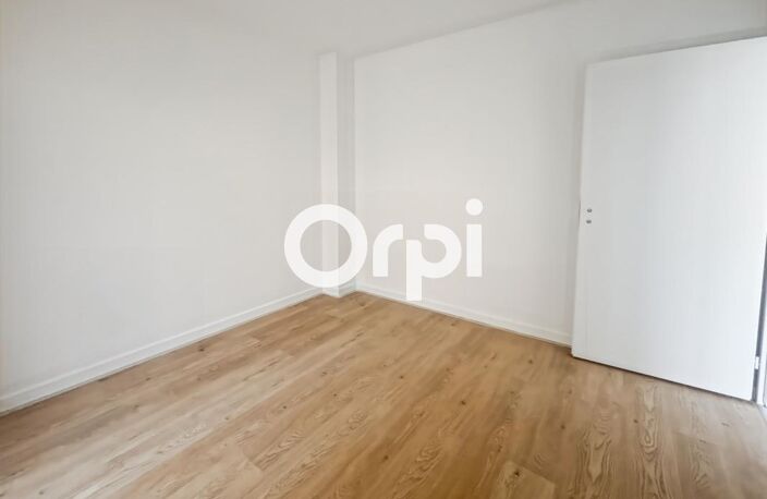 Appartement T3 entièrement rénové avec extérieur et stationnement –  À proximité du centre de Saint-Laurent-de-Chamousset — photo 4