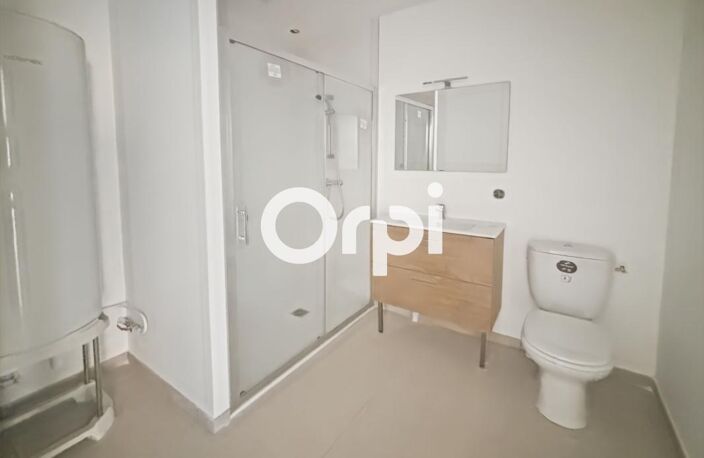 Appartement T3 entièrement rénové avec extérieur et stationnement –  À proximité du centre de Saint-Laurent-de-Chamousset — photo 5
