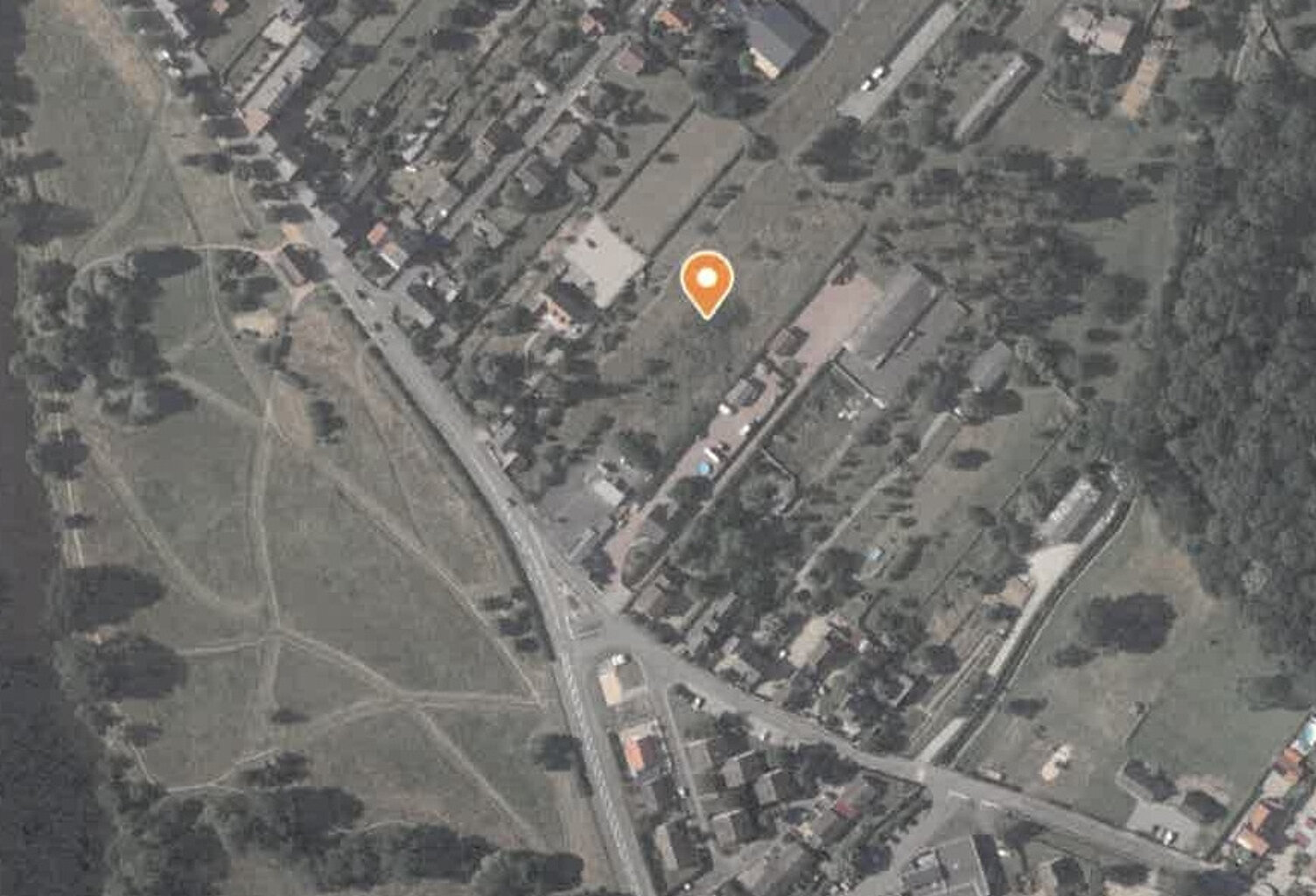 Terrain constructible de 3 932 m2 à Le Pêchereau — photo 1