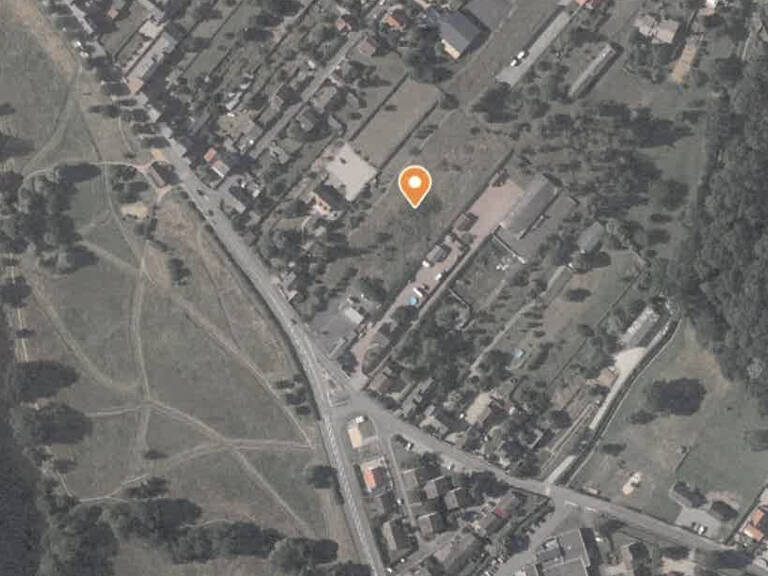 Terrain constructible de 3 932 m2 à Le Pêchereau — photo 1