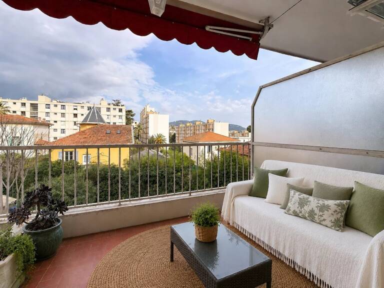 F3 NICE - ST SYLVESTRE - TERRASSE VUE DEGAGEE — photo 1