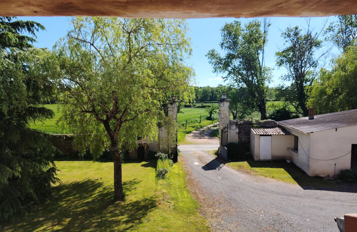 Corps de ferme avec 2 habitations et grange sur plus de 5000 — photo 3