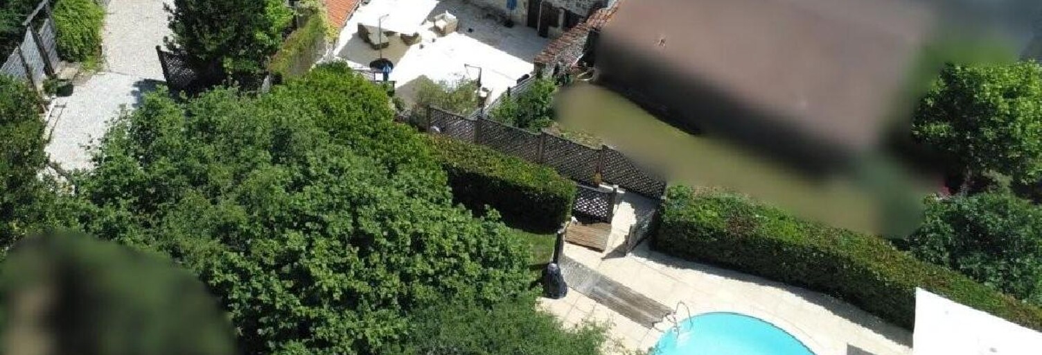 Maison 9 Pièces 284 m² à vendre à Nanteuil-en-Vallée (16700)