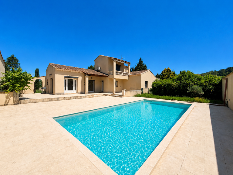 Propriété sur les hauteurs de Châteaurenard avec piscine et — photo 1