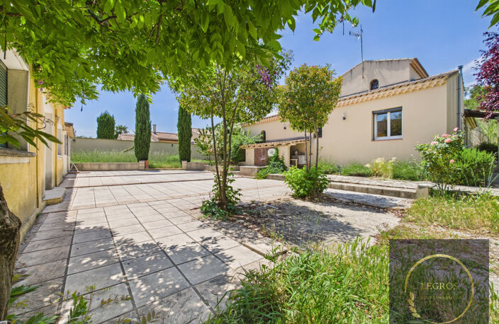 Propriété sur les hauteurs de Châteaurenard avec piscine et — photo 2