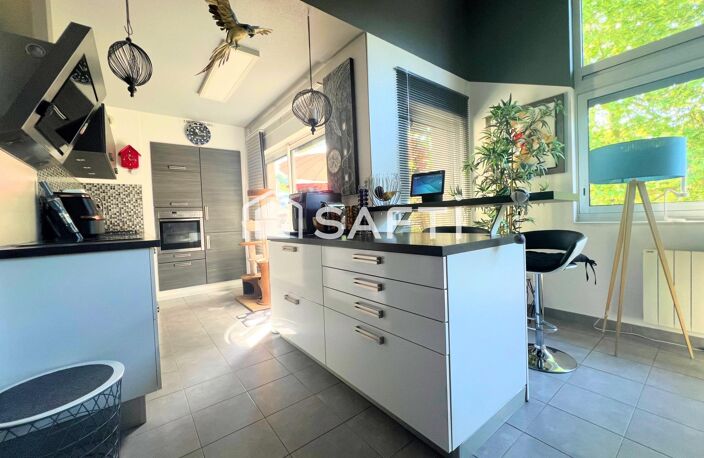 Appartement T4 en dernier étage avec un garage en sous sol et une cave — photo 4