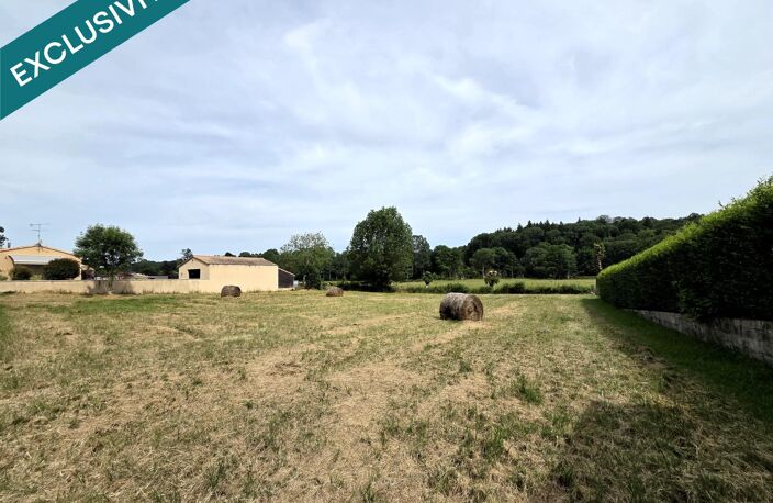 Terrain idéal, vue dégagée, divisible, proche centre-bourg ! — photo 2
