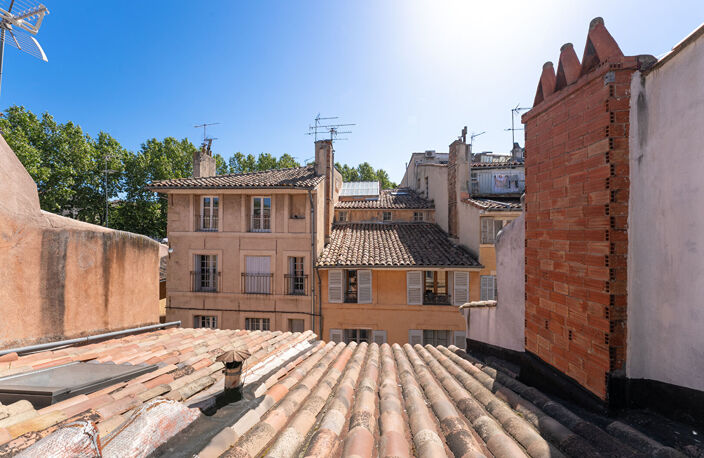 Immeuble en monopropriété composé d' un commerce et de 7 studios. — photo 3