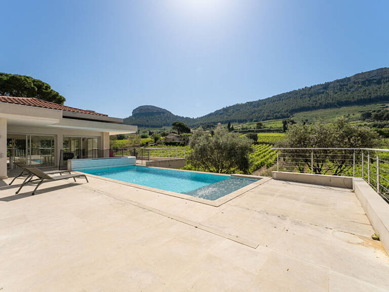 CASSIS PROPRIÉTÉ CONTEMPORAINE D'EXCEPTION AU COEUR DES VIGNES — photo 1