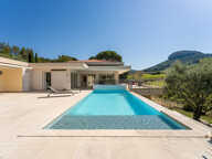 CASSIS PROPRIÉTÉ CONTEMPORAINE D'EXCEPTION AU COEUR DES VIGNES — photo 2
