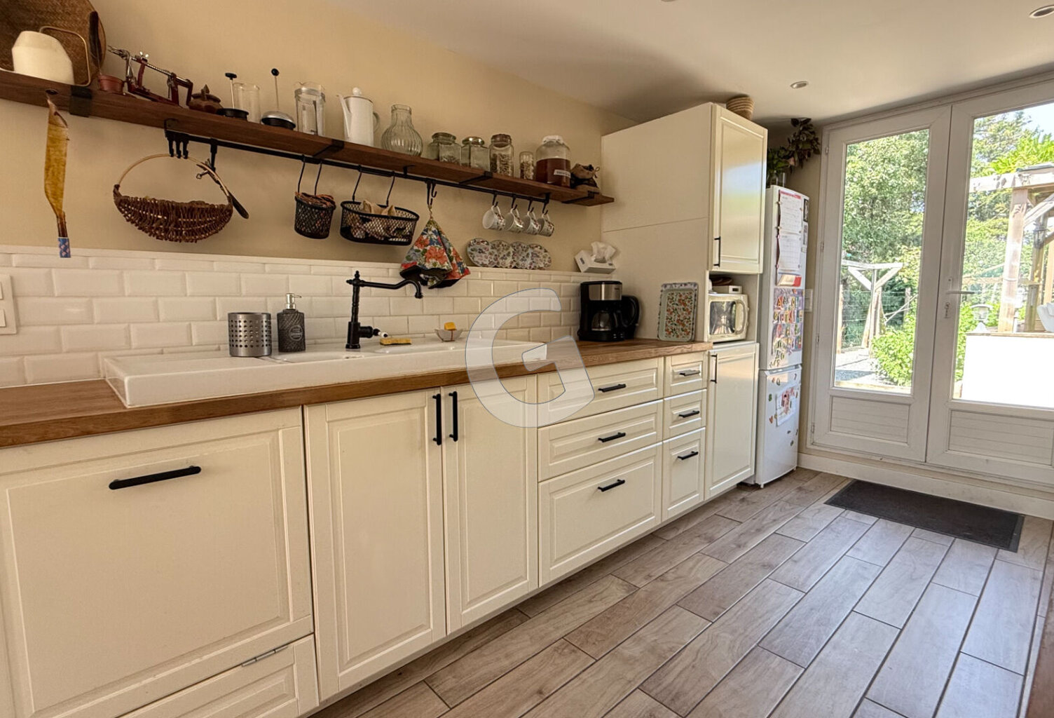 MAISON - 5 PIECES - 123 M² - A VENDRE - LE BERNARD — photo 1