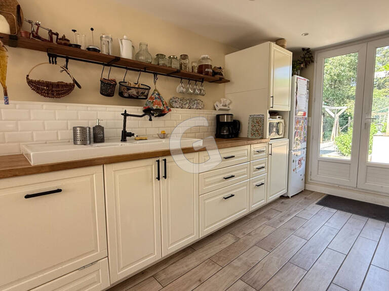 MAISON - 5 PIECES - 123 M² - A VENDRE - LE BERNARD — photo 1