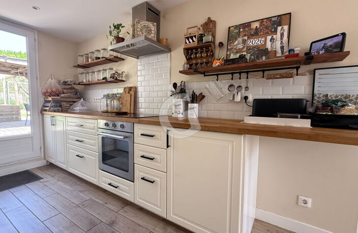 MAISON - 5 PIECES - 123 M² - A VENDRE - LE BERNARD — photo 2