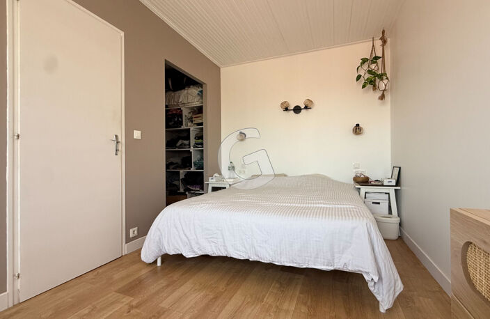 MAISON - 5 PIECES - 123 M² - A VENDRE - LE BERNARD — photo 5