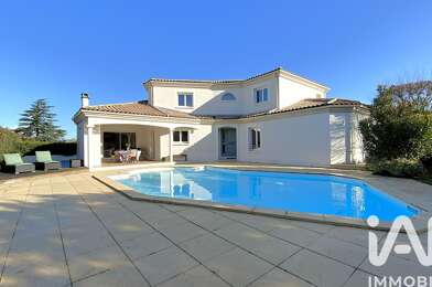 Maison 6 pièces 2400 €