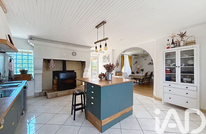 Vente Maison/villa 8 pièces — photo 2