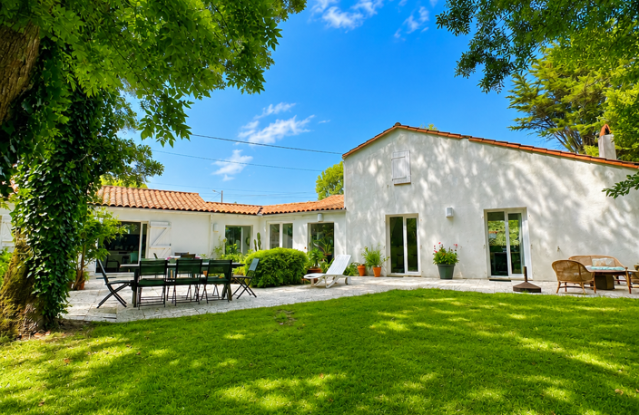 saint sulpice de royan - maison 7 pièces - au prix de 480.00 — photo 2