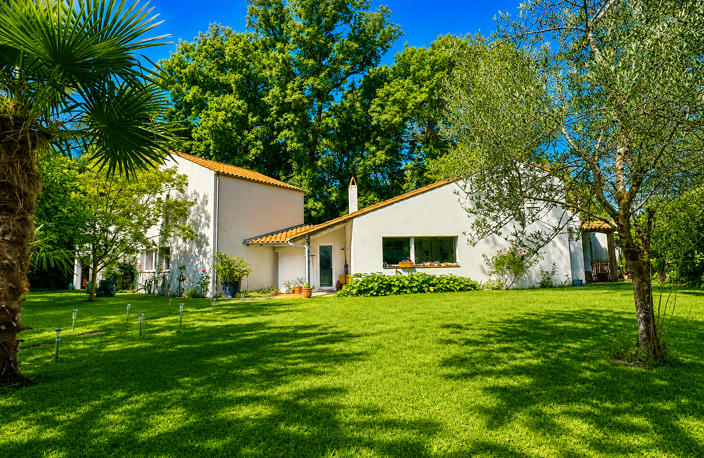 saint sulpice de royan - maison 7 pièces - au prix de 480.00 — photo 3