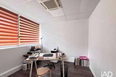 Bureau  2410 €