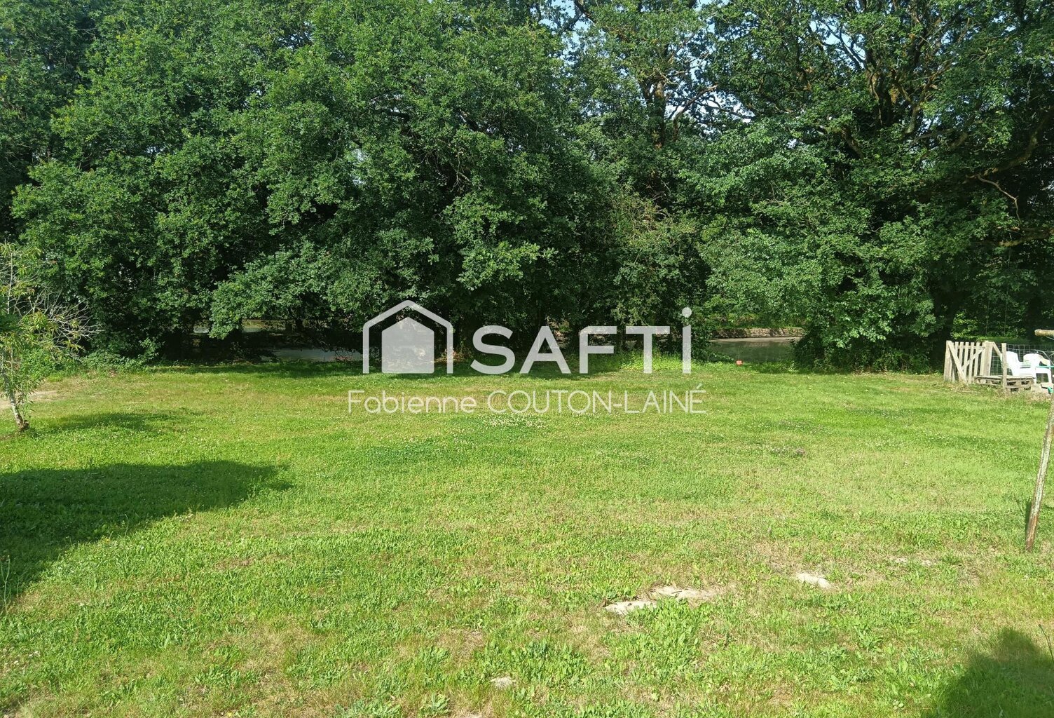 Terrain 3079 m² en partie constructible + étang — photo 1